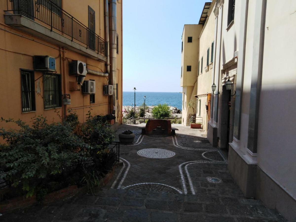 Valerio'S Flat Apartment Pozzuoli Luaran gambar