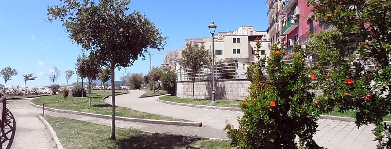 Valerio'S Flat Apartment Pozzuoli Luaran gambar