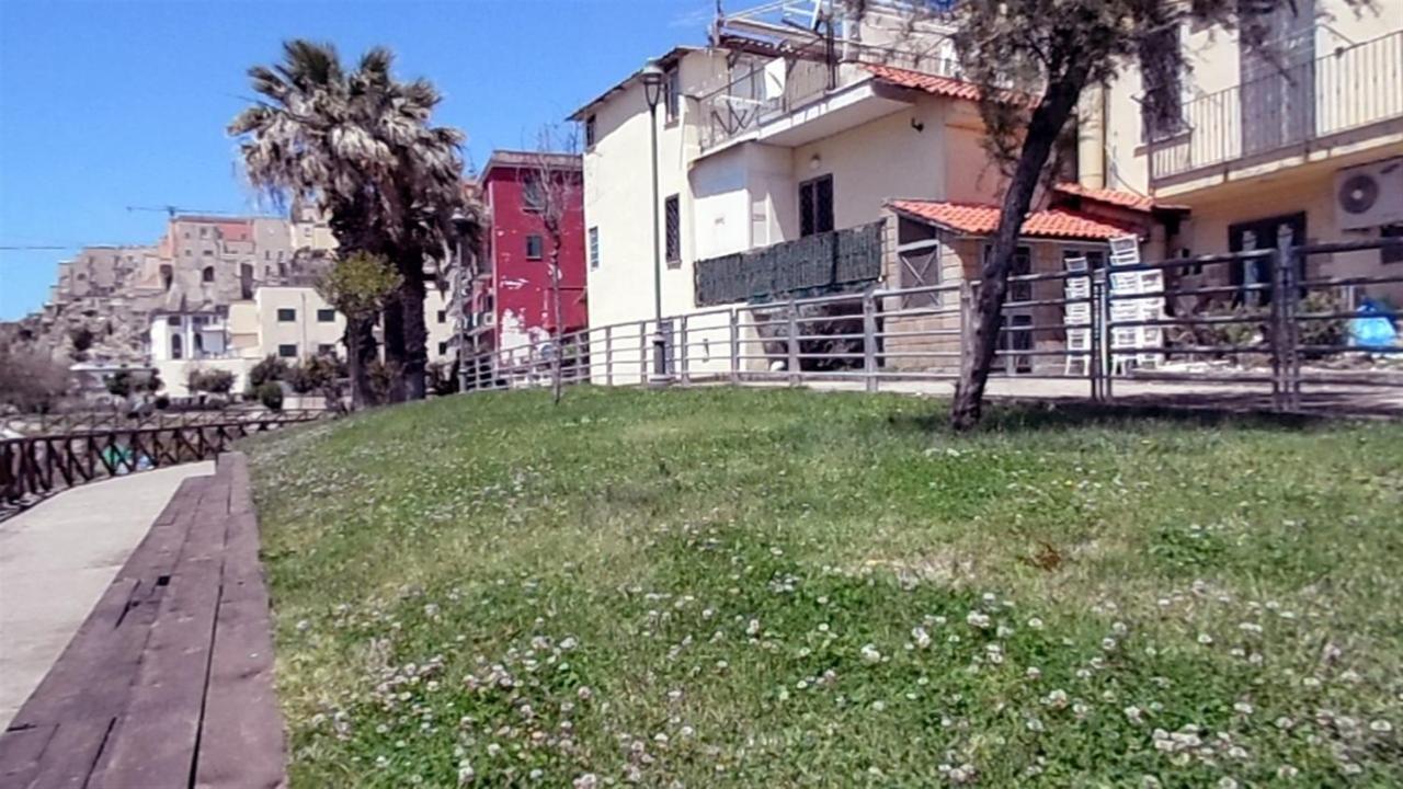 Valerio'S Flat Apartment Pozzuoli Luaran gambar