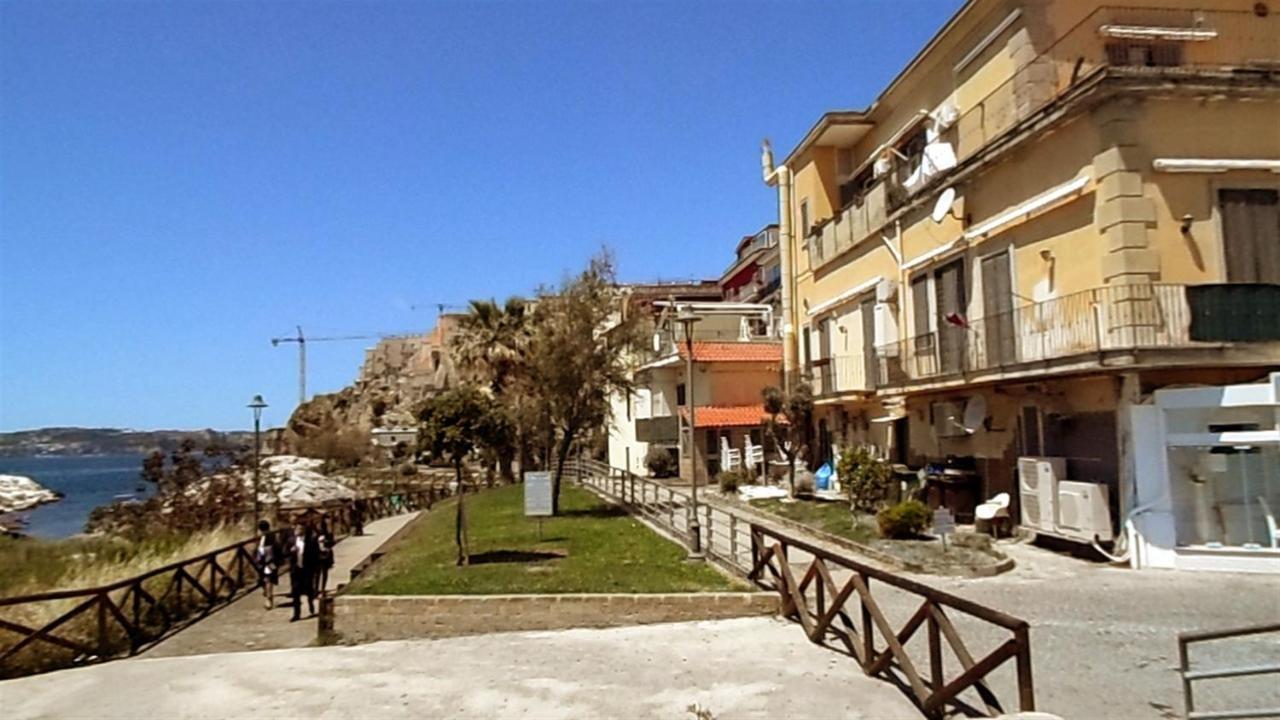 Valerio'S Flat Apartment Pozzuoli Luaran gambar